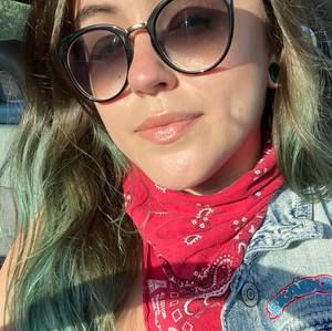 Meet your Posher, Caitlin